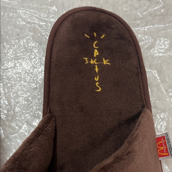Brown and yellow Travis Scott x McDonald's Cactus Jack house slippers - Picture 4 of 8